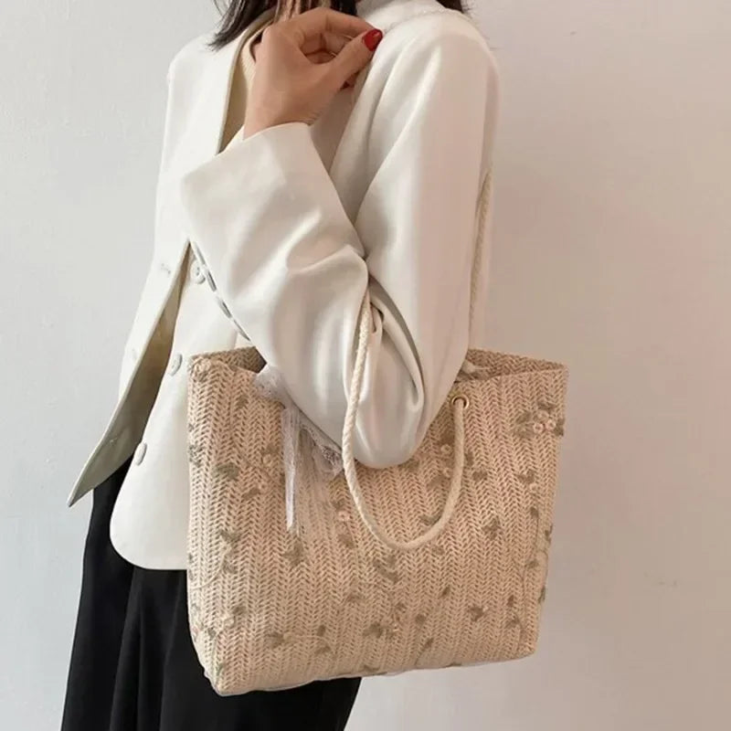 Fashion Woven Handbag Women Straw All-Match Female Tote Bag 2023 Portable Bucket Bag Luxury Designer Handbags Summer Picnic Bags