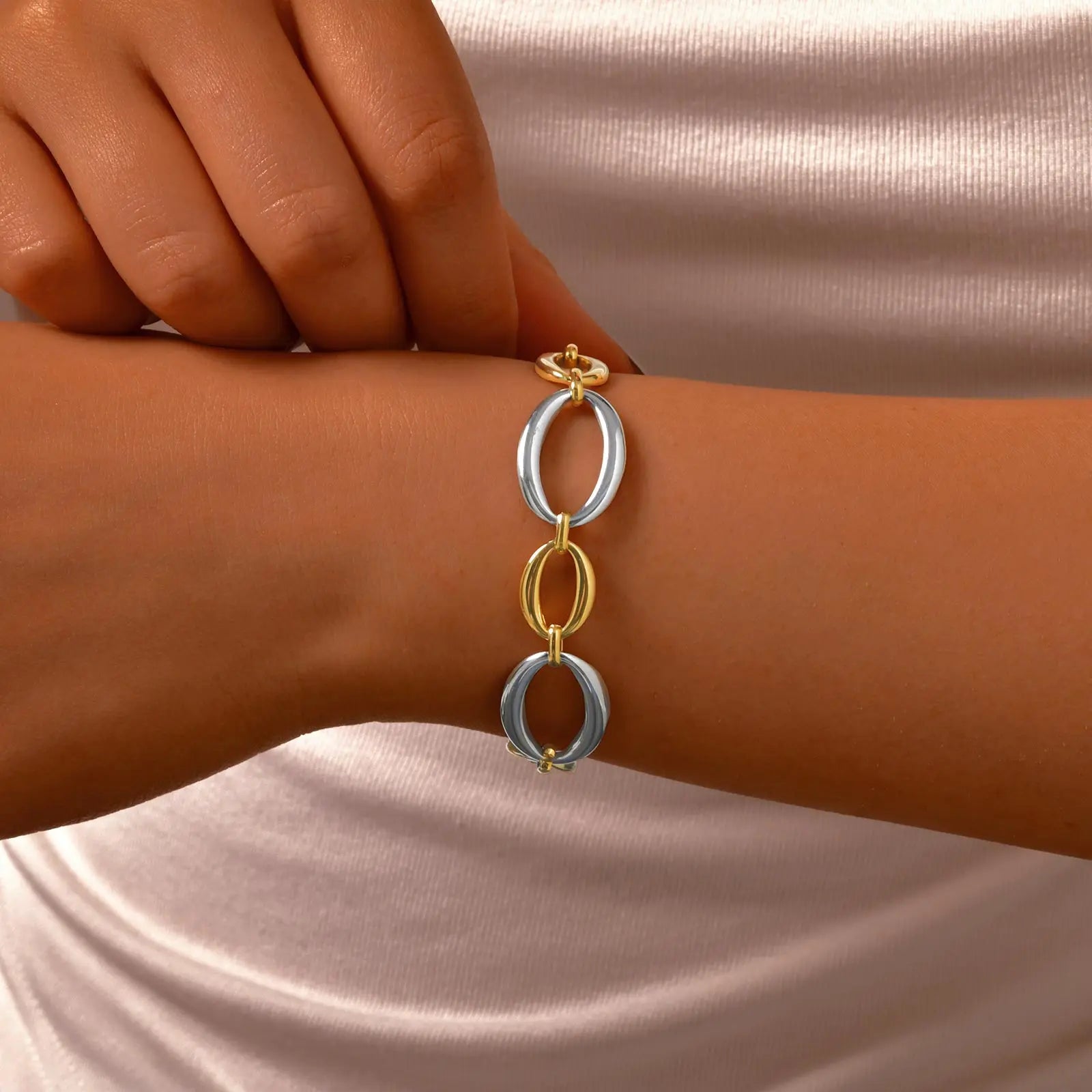 Minimalist Handmade Chain Bracelet for Women,Stainless Steel Oval Bracelets,Trendy Waterproof Jewelry Gift