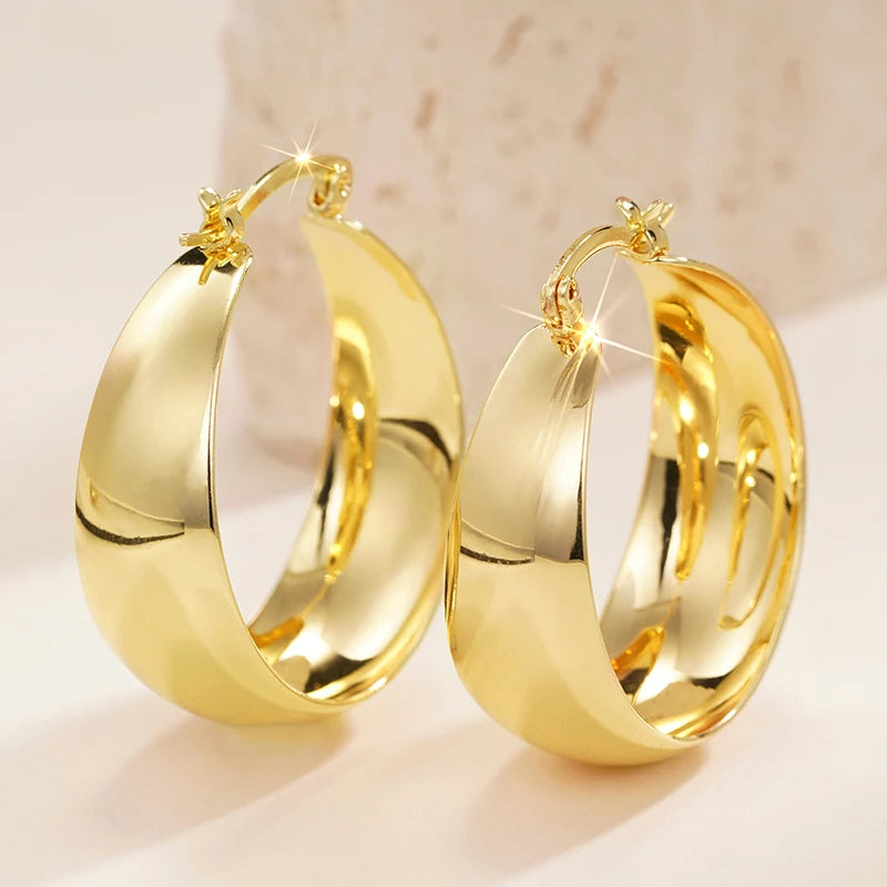 Huitan Luxury Noble Hoop Earrings with Simple Pattern Delicate Graceful Ear Accessories Fashion Charming Chic Jewelry for Party