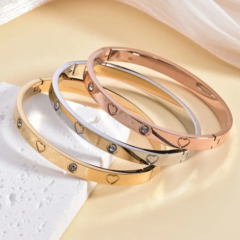 Fashion stainless steel cross pattern bracelet, luxurious trendy and simple design Bracelet men and women Couple jewelry gift