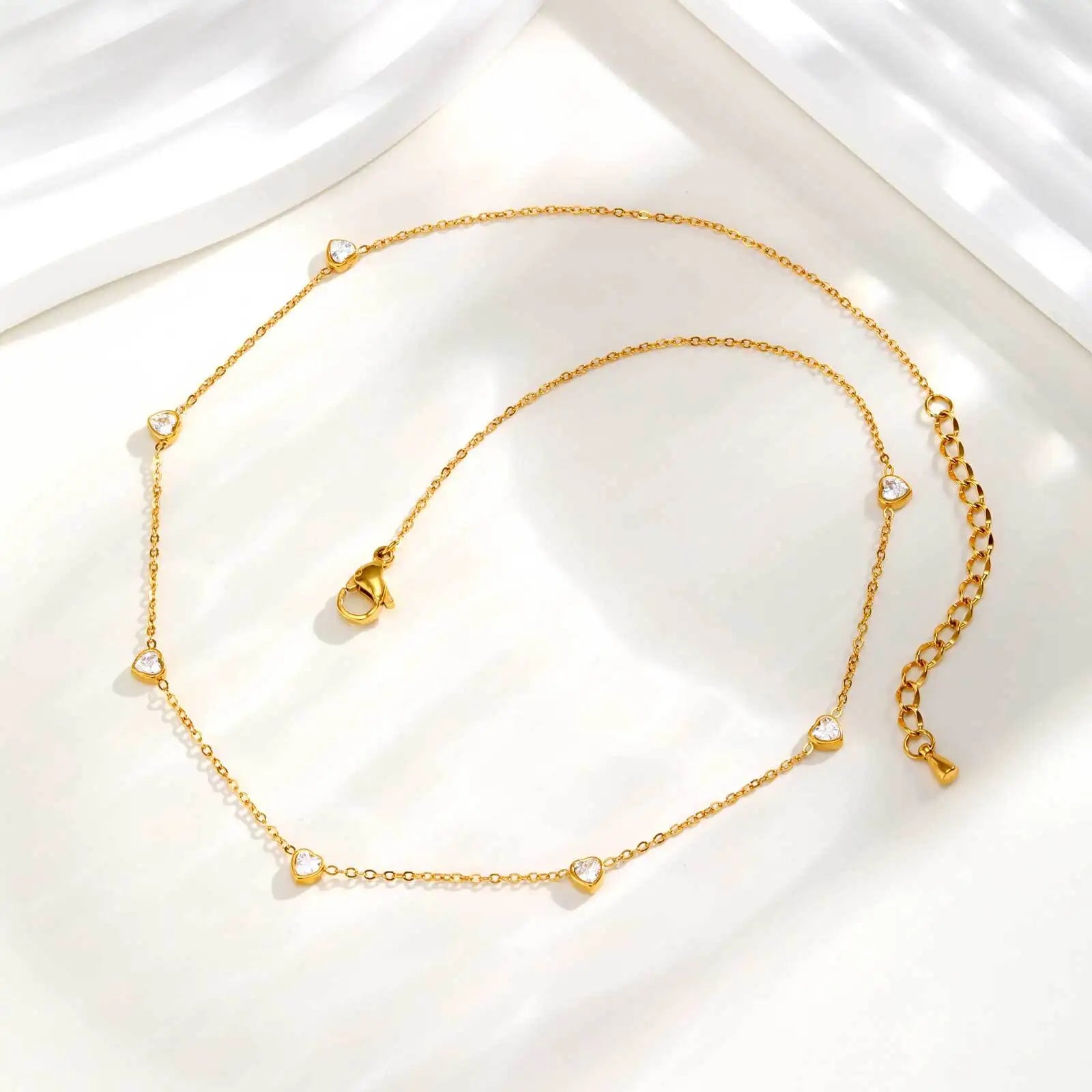 Vnox Shiny CZ Stones Heart Chain Necklace For Women,18k Gold Plated Simple 45cm Length Collar, Love Statement Jewelry Gift