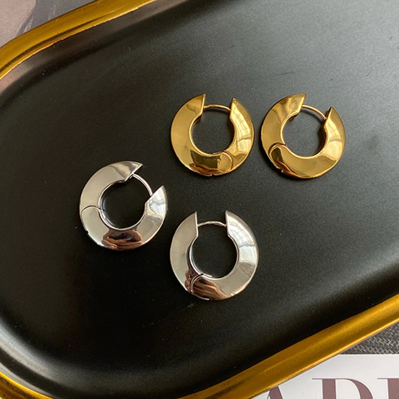 New Design Round Metal Hoop Earrings Simple Stylish Thick Brass Hollow Circle Earring Ear Buckle Minimalist Trend Daily Earrings