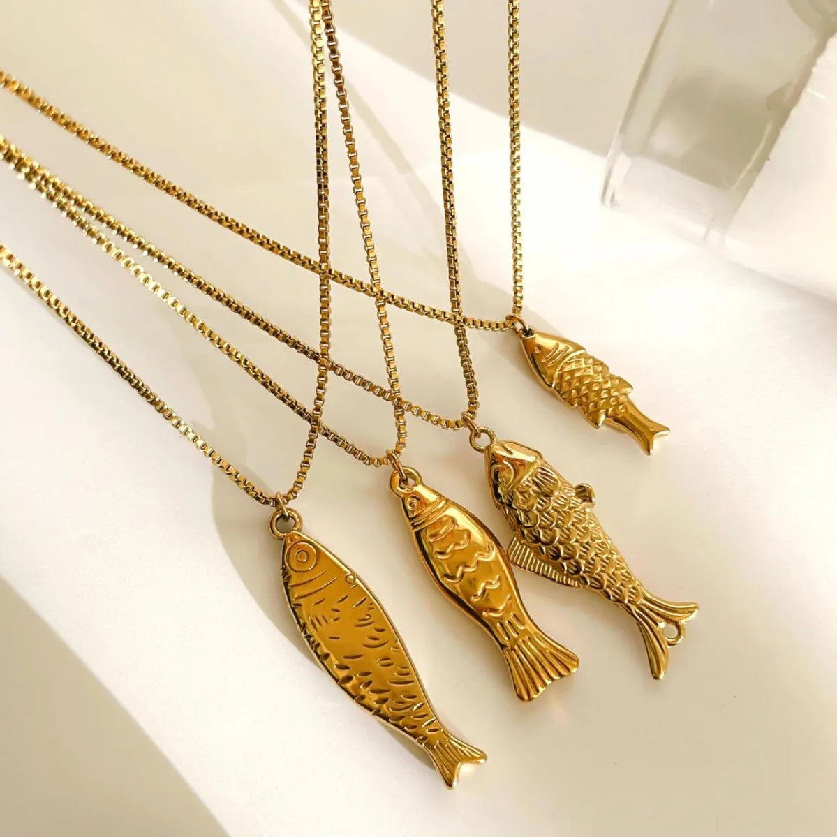 1/2pcs/Lot Cute Stainless Steel Gold Plated Small Fish Pendant Necklace for Women New Waterproof Beach Party Jewelry Summer Gift