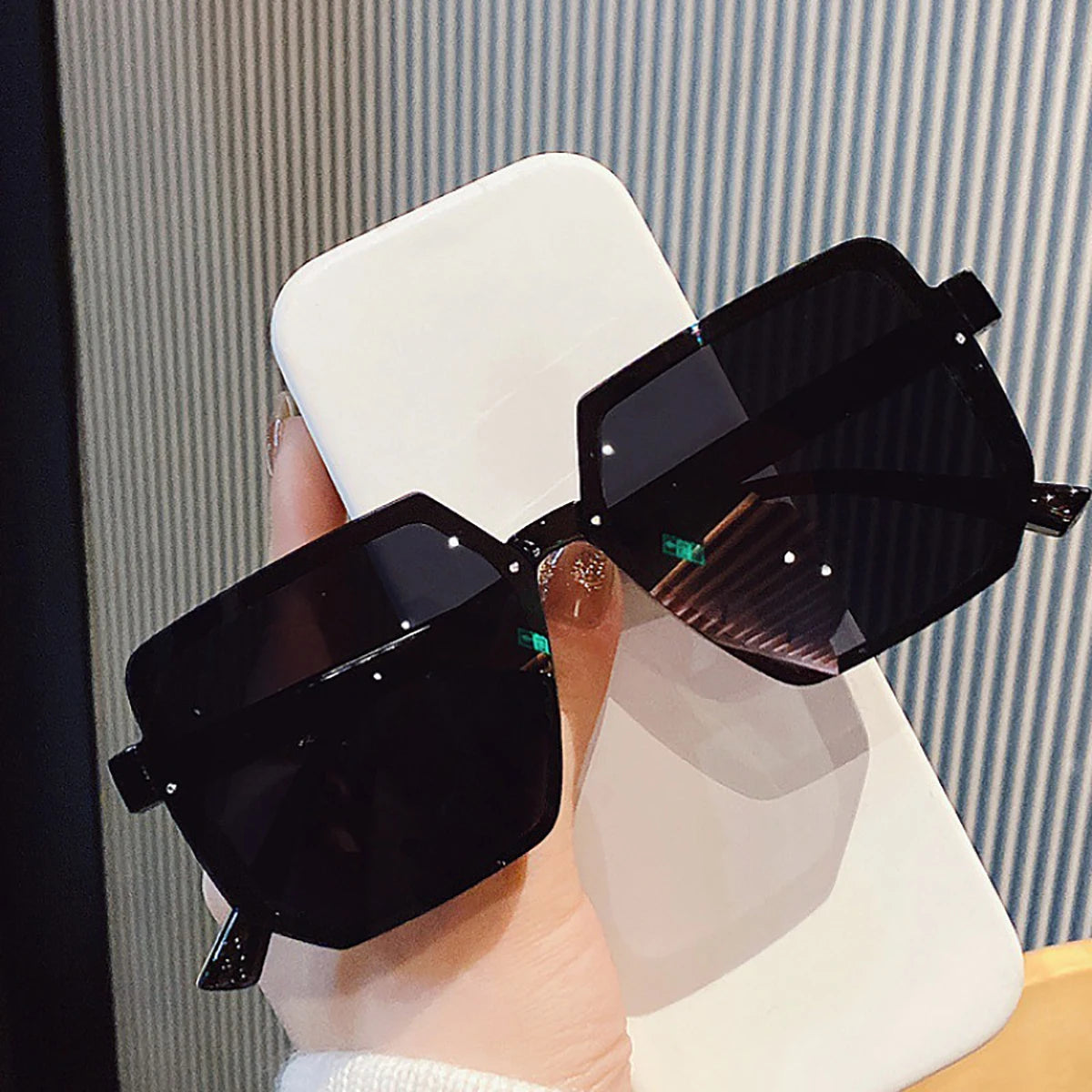 Big Frame Vintage Polygon Sunglasses - Retro Square Goggle Unisex