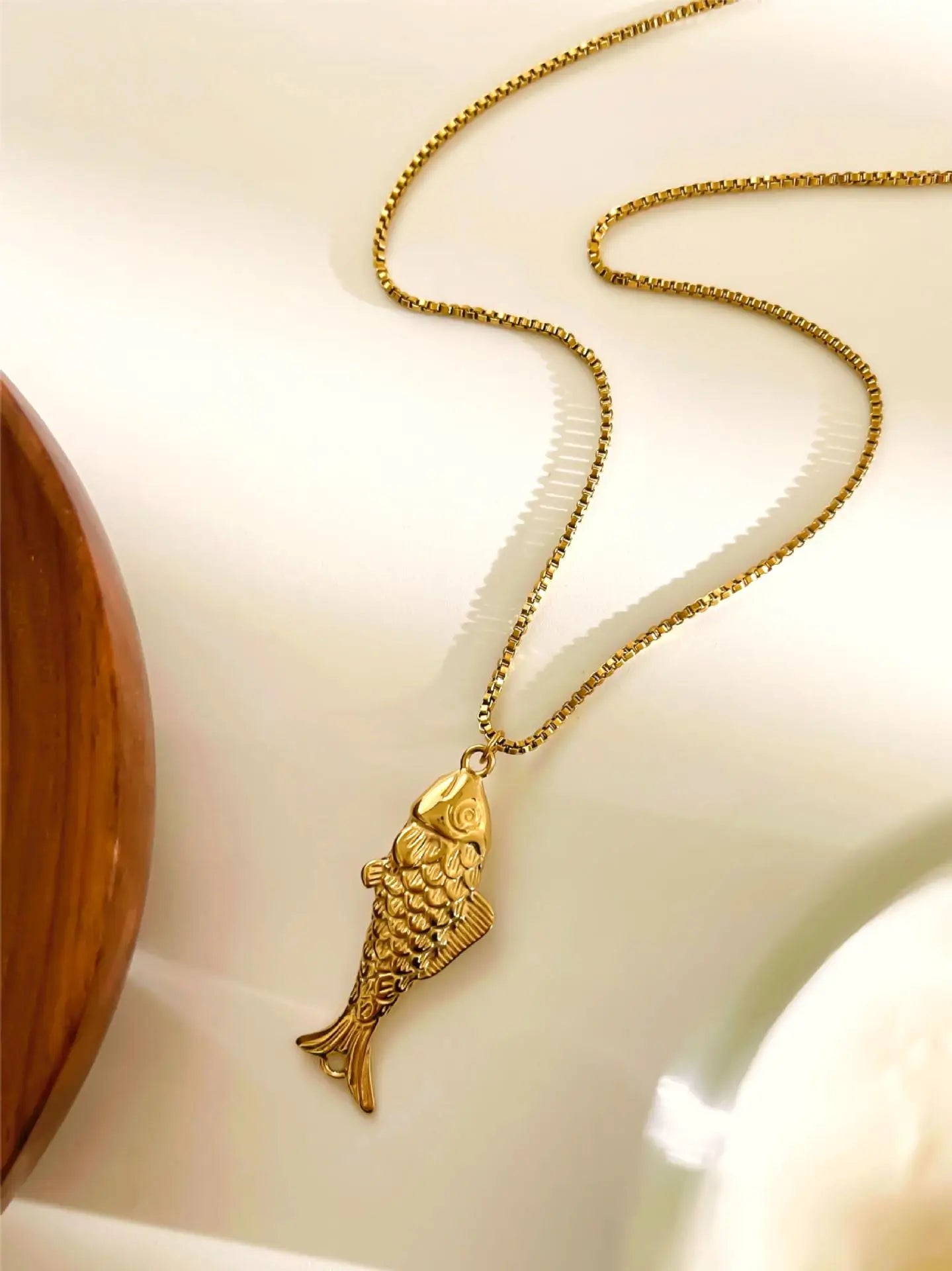 1/2pcs/Lot Cute Stainless Steel Gold Plated Small Fish Pendant Necklace for Women New Waterproof Beach Party Jewelry Summer Gift