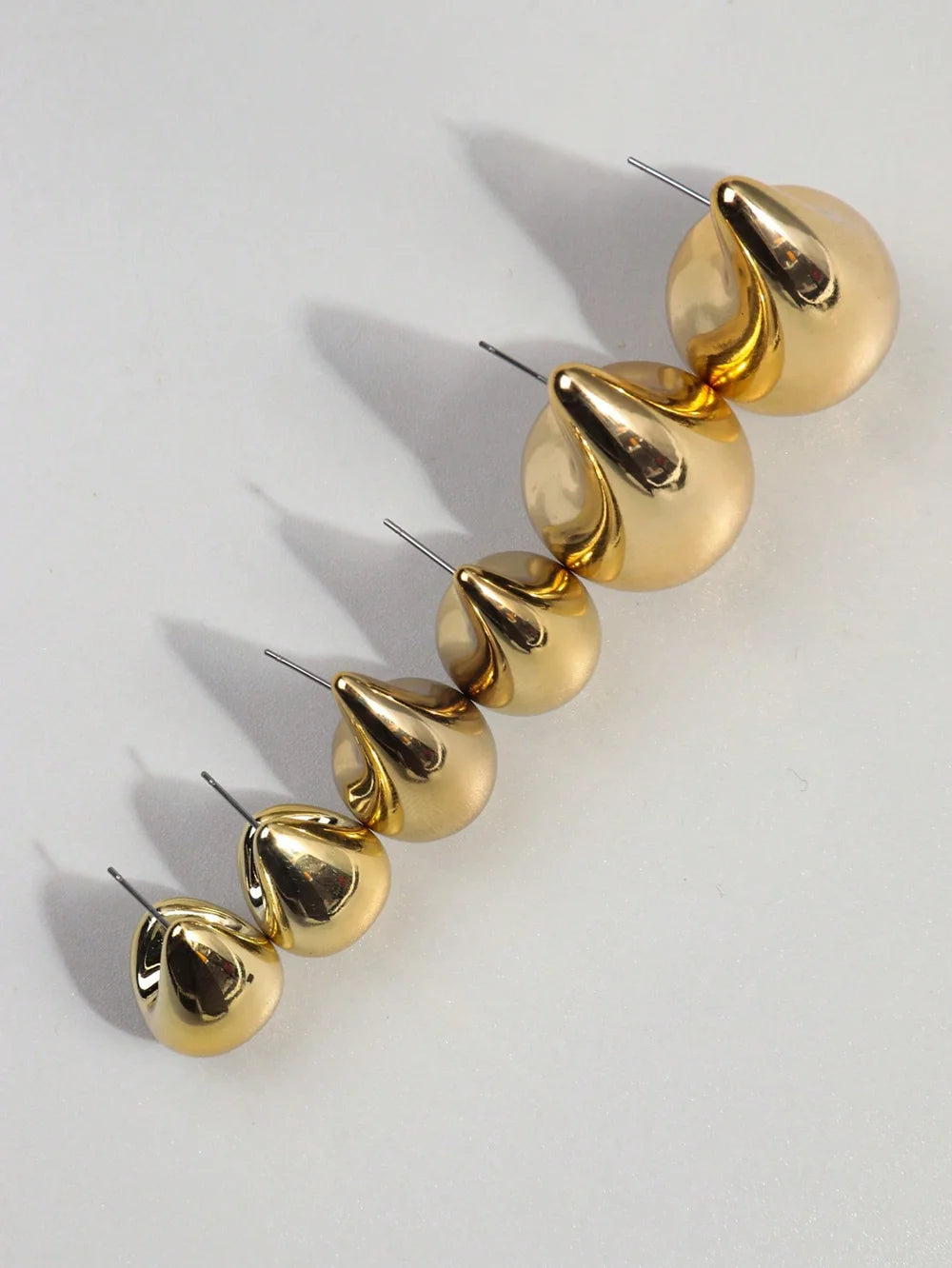 3 Pairs Trendy Acrylic Gold Color Chunky Waterdrop Dupes Drop Earrings for Women Personality Glossy Teardrop Earring Jewelry