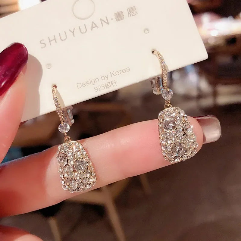 2024 New Hot Korean Beautiful Exquisite Fashion Long Shiny Gypsophila Earrings party Jewelry Exquisite Gifts Wholesale