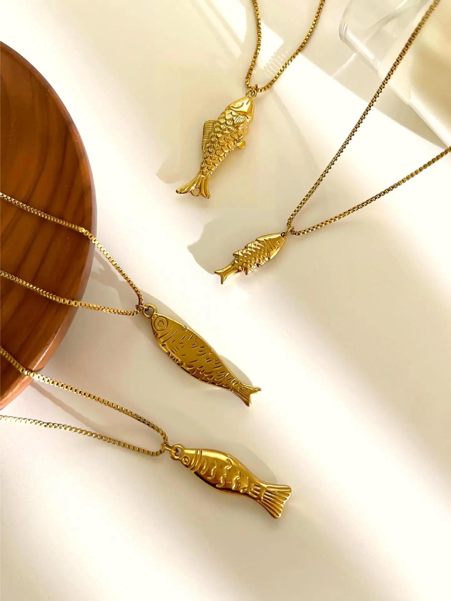 1/2pcs/Lot Cute Stainless Steel Gold Plated Small Fish Pendant Necklace for Women New Waterproof Beach Party Jewelry Summer Gift
