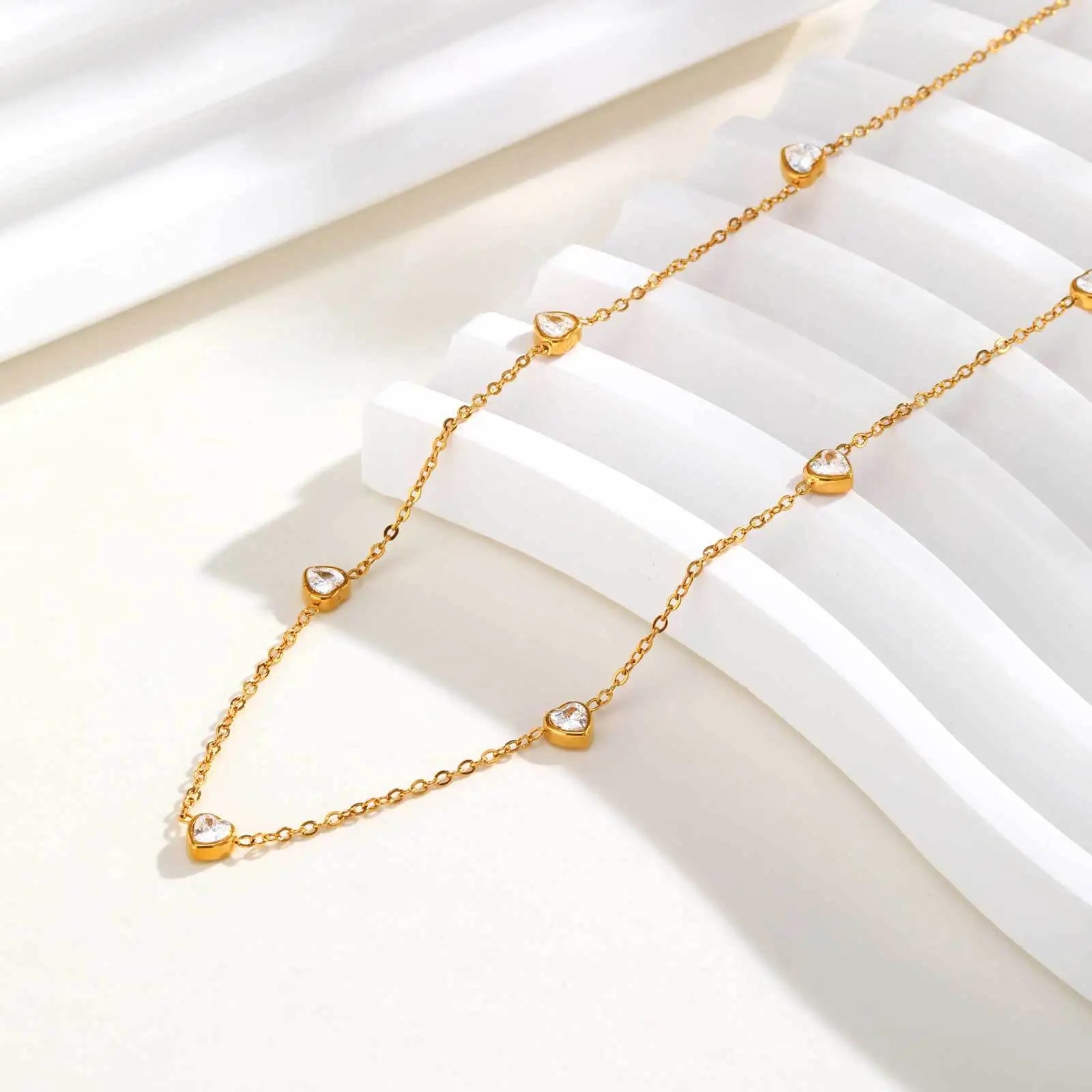 Vnox Shiny CZ Stones Heart Chain Necklace For Women,18k Gold Plated Simple 45cm Length Collar, Love Statement Jewelry Gift