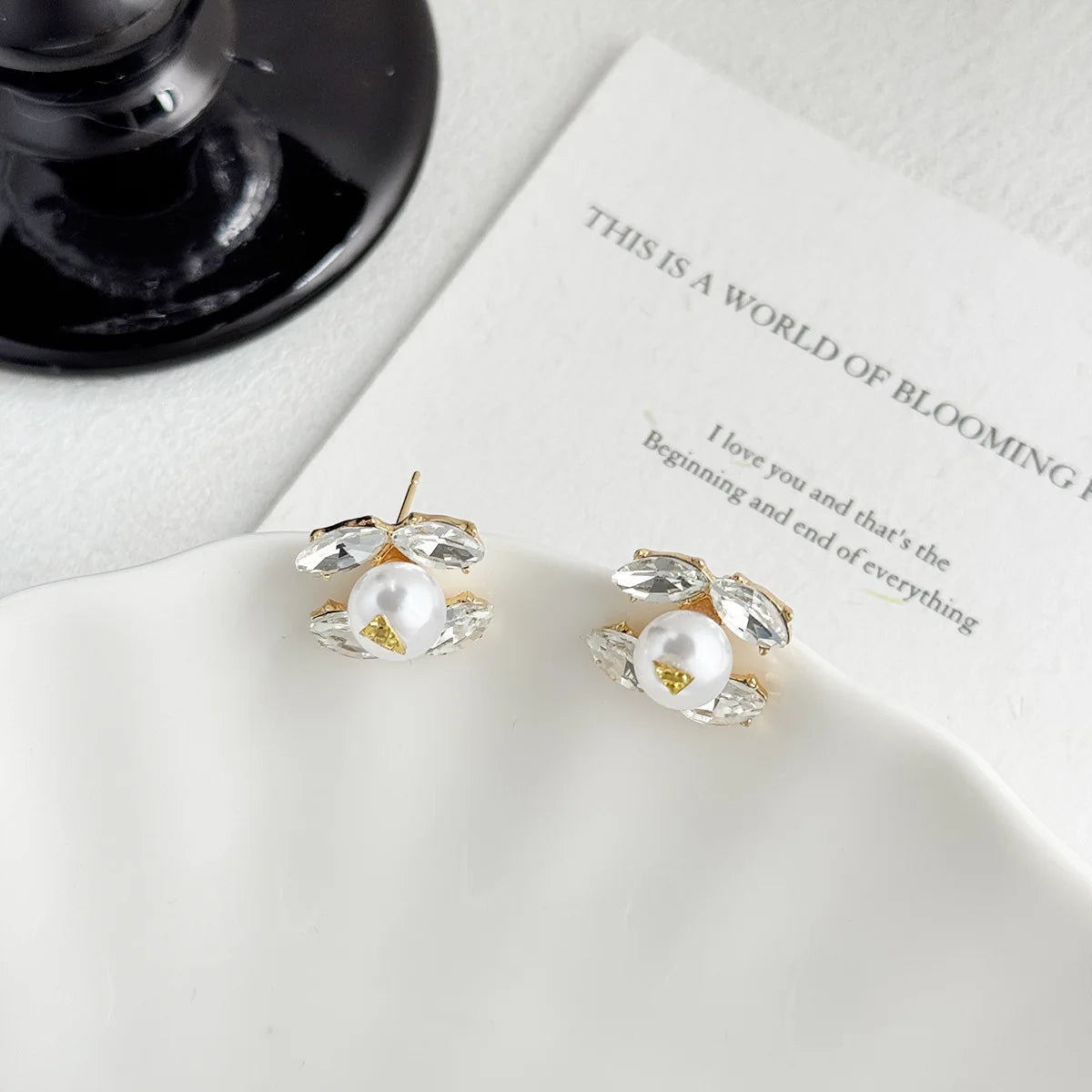 2025 New French Light Luxury Exquisite Temperament Earrings Zircon Pearl Stud Earrings Silver Needle High-end Versatile Earrings