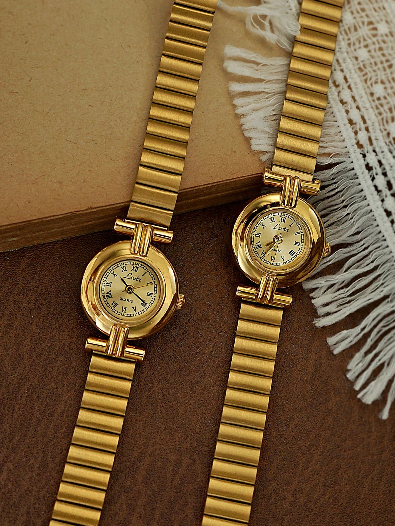 1 Piece of French Retro Gold Small Dial Women's Watch, Fashionable, Elegant, Exquisite, Compact Waterproof Quartz Watch, Suitable for Daily Wear, Dinner and Other Occasions, Decorative Wrist Roman Scale Dial Women's Watch