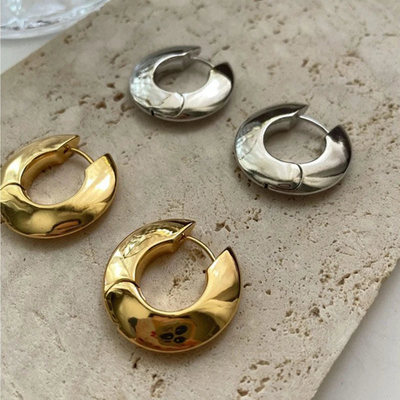 New Design Round Metal Hoop Earrings Simple Stylish Thick Brass Hollow Circle Earring Ear Buckle Minimalist Trend Daily Earrings