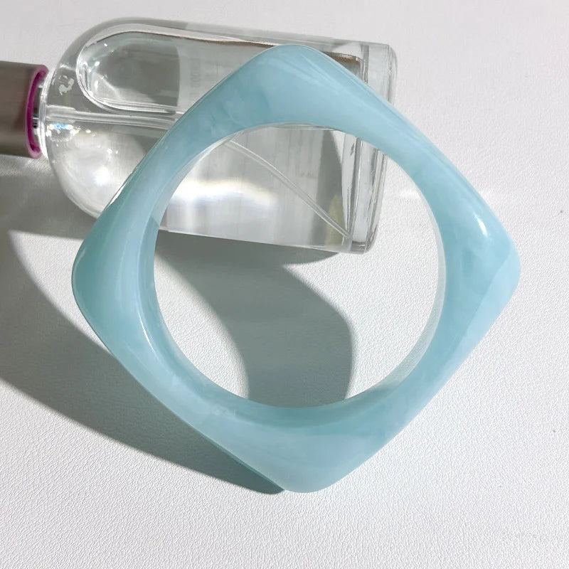 New Trend Acrylic Irregular Geometric Exaggerated Chunky Bangles for Women Resin Colorful Statement Charm Bracelet Jewelry Gifts