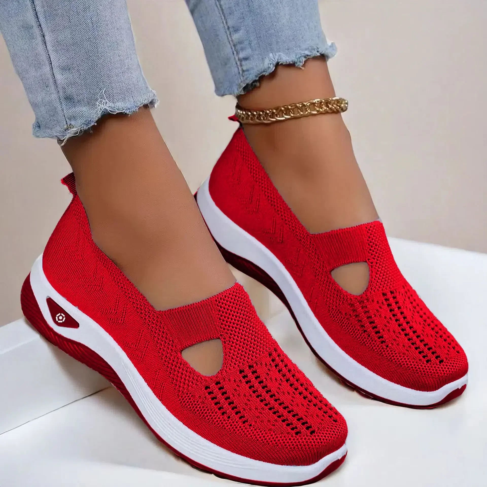 Comfortable Summer Shoes for Elderly Women Breathable Anti Slip Soft Sole Casual Walking Shoes Middle Aged Ladies Flat Sandals