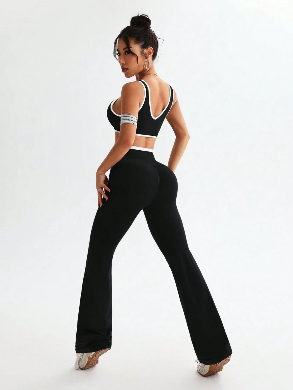 Color Blocking Sports Set - Shockproof Yoga Tummy Control Fitness