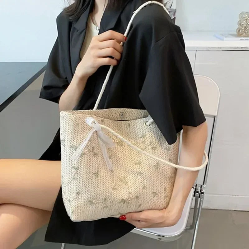 Fashion Woven Handbag Women Straw All-Match Female Tote Bag 2023 Portable Bucket Bag Luxury Designer Handbags Summer Picnic Bags