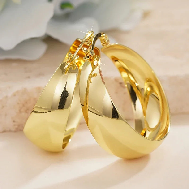 Huitan Luxury Noble Hoop Earrings with Simple Pattern Delicate Graceful Ear Accessories Fashion Charming Chic Jewelry for Party
