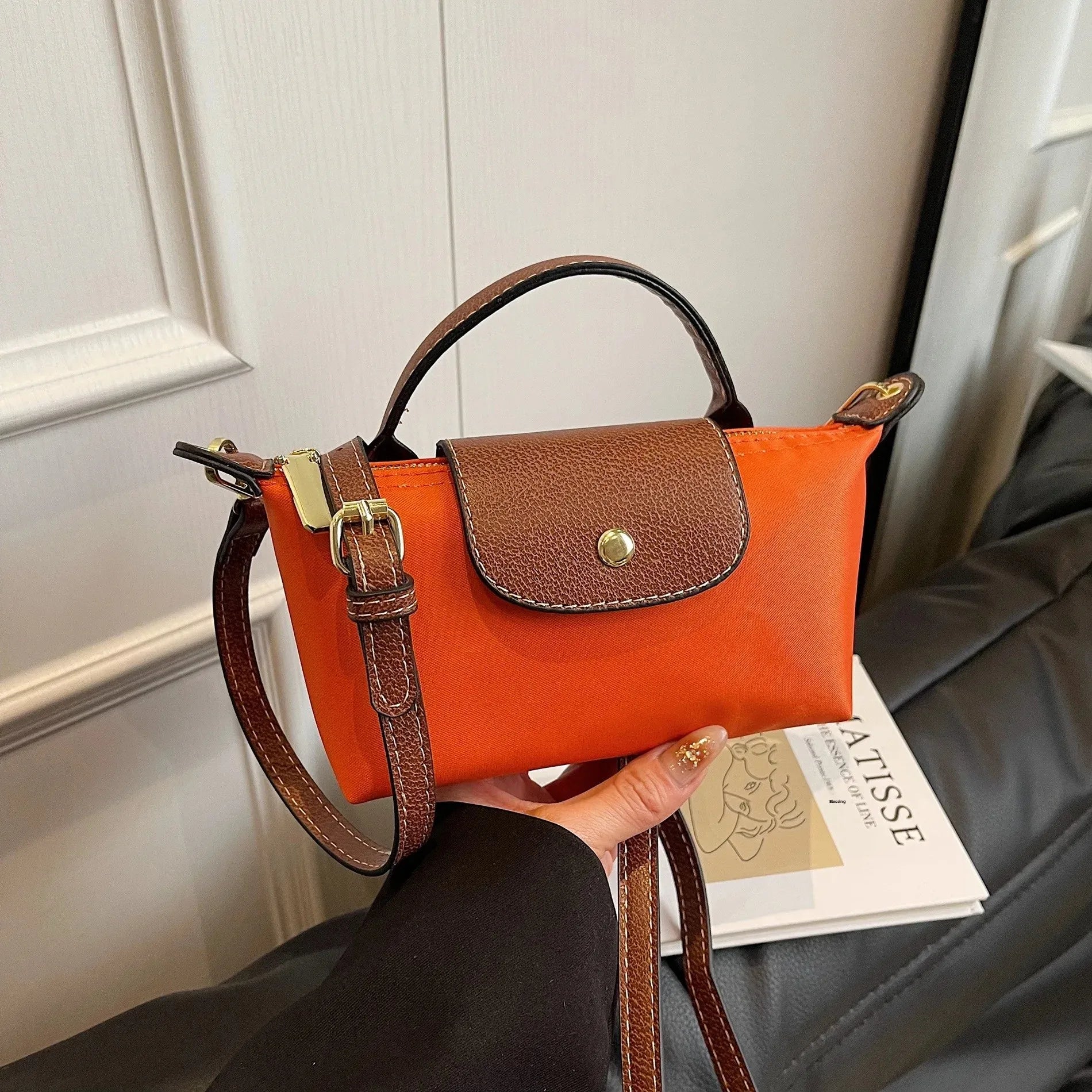 Retro Fashion Nylon Dumpling Bag Women's Crossbody Handbag Soft Polyester Lining Zipper Closure Shoulder Bag Handbag