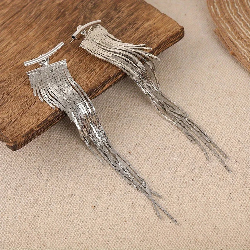1 pair of minimalist and stylish tassel earrings, elegant and personalized metal earrings, delicate earrings for everyday partie