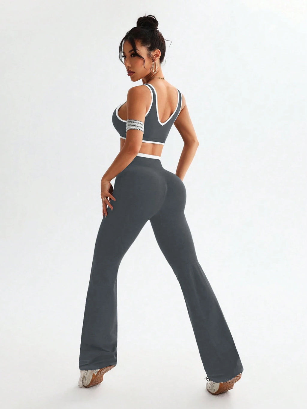 Color Blocking Sports Set - Shockproof Yoga Tummy Control Fitness