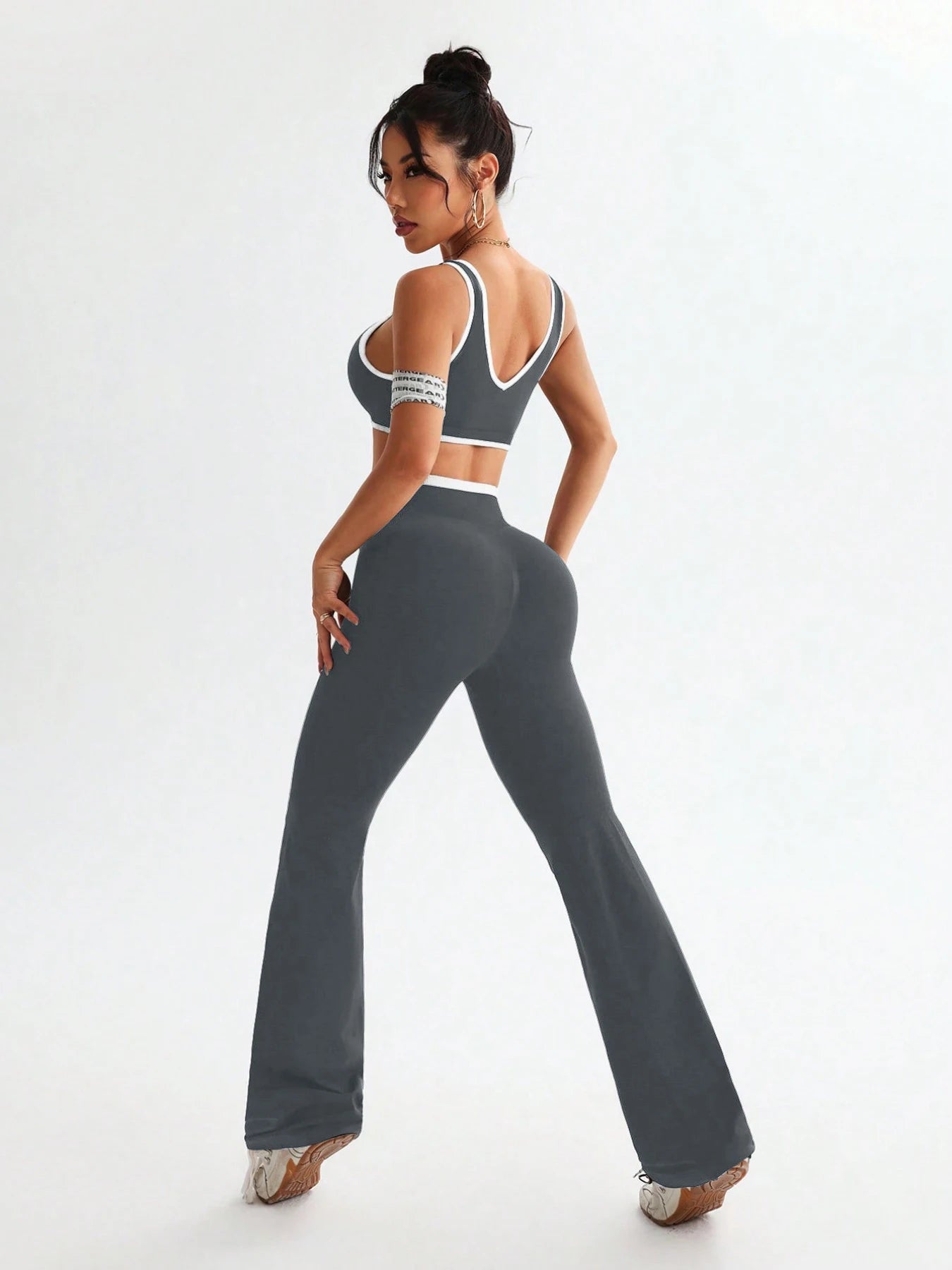 Color Blocking Sports Set - Shockproof Yoga Tummy Control Fitness